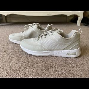 FILA memory foam size 9.5!